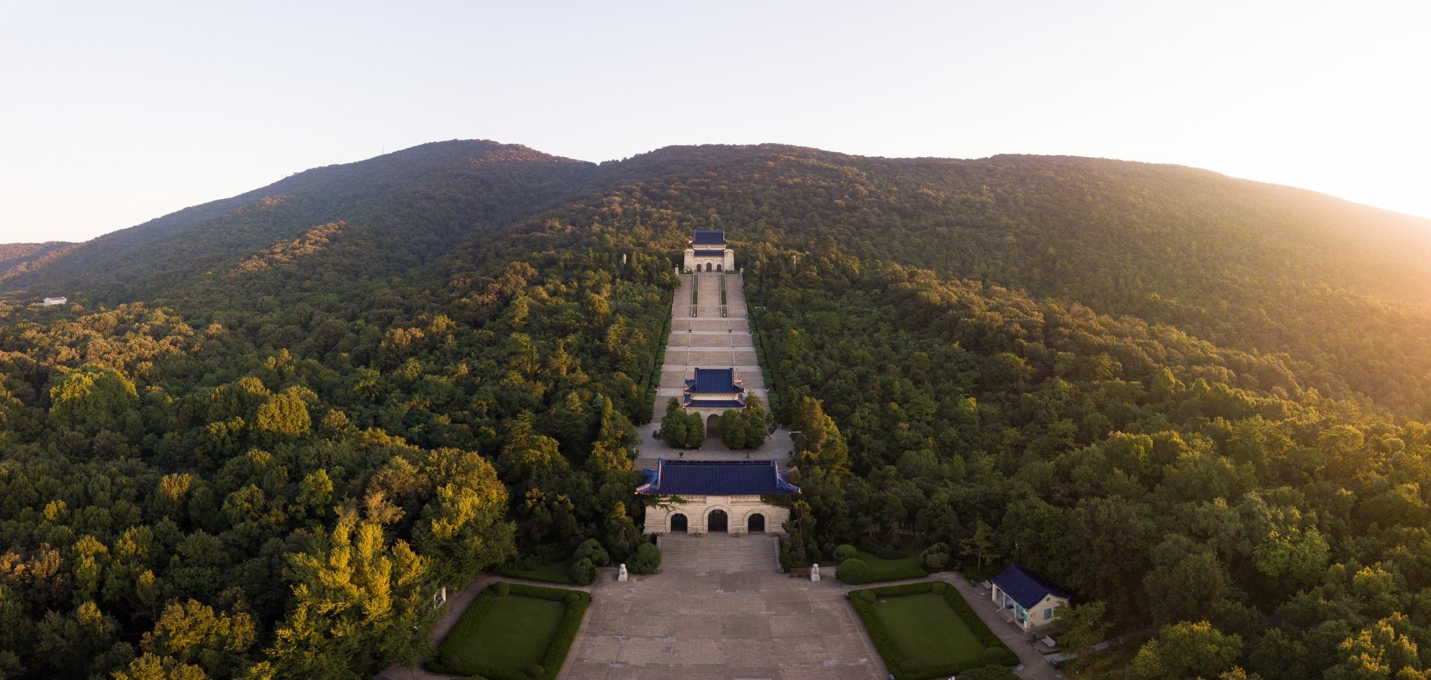 SHUTTERSTOCK_1188560962_Huge